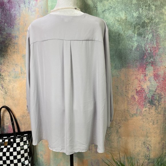 πPleione Timeless loosely falling long Blouse - Picture 2 of 15